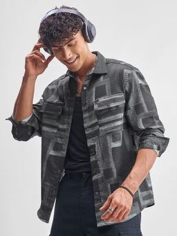 HIGHLANDER - Men Relaxed Fit Geometric Printed Spread Collar Grey Shirt