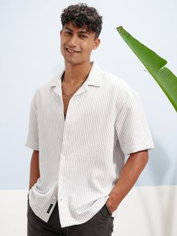 HIGHLANDER - Men Relaxed Fit Textured Cuban Collar Casual White Shirt