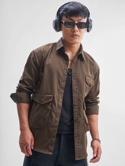 HIGHLANDER - Men Oversized Fit Solid Spread Collar Casual Brown Shirt