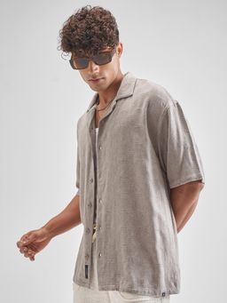 HIGHLANDER - Men Oversized Fit Textured Cuban Collar Grey Casual Shirt