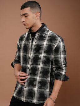 HIGHLANDER - Men Relaxed Fit Tartan Checked Cotton Black Casual Shirt
