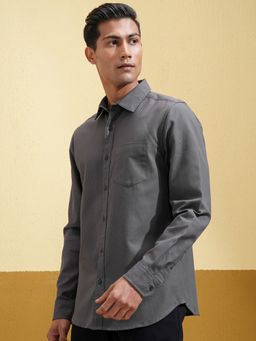HIGHLANDER - Men Spread Collar Textured Cotton Casual Charcoal Shirt