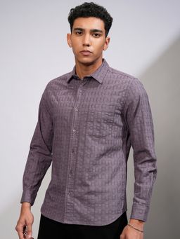 HIGHLANDER - Men Spread Collar Textured Cotton Mauve Casual Shirt