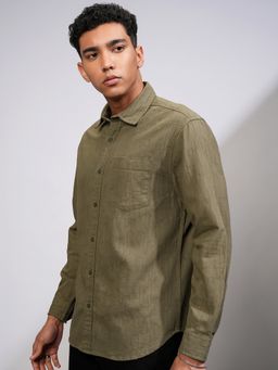 HIGHLANDER - Men Relaxed Fit Spread Collar Textured Cotton Olive Shirt