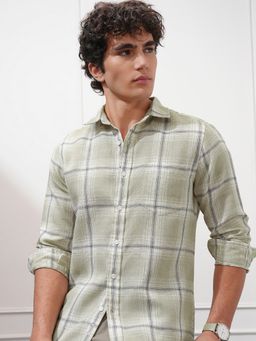 HIGHLANDER - Men Slim Fit Spread Collar Olive Casual Shirt