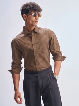 HIGHLANDER - Men Vertical Stripes Striped Spread Collar Cotton Brown Shirt