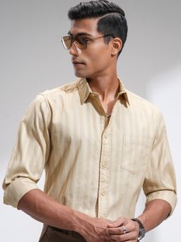 HIGHLANDER - Men Dobby Textured Striped Casual Beige Shirt