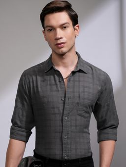 HIGHLANDER - Men Fancy Yarn Grey Checked Formal Shirt