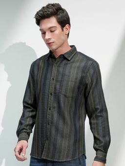 HIGHLANDER - Men Comfort Fit Vertical Striped Spread Collar Casual Olive Shirt