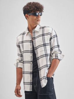 HIGHLANDER - Men Tartan Checks Checked Spread Collar Relaxed Fit Off White Shirt