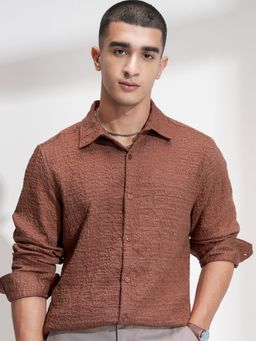 HIGHLANDER - Men Comfort Fit Textured Spread Collar Casual Rust Shirt