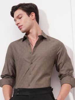 HIGHLANDER - Men Slim Fit Textured Spread Collar Formal Brown Shirt