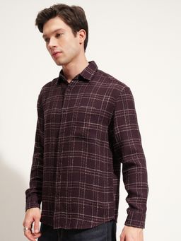 HIGHLANDER - Men Relaxed Fit Checked Spread Collar Maroon Casual Shirt