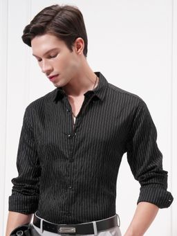 HIGHLANDER - Men's Black Slim Fit Striped Spread Collar Roll-Up Sleeves Casual Shirt