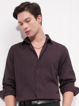 HIGHLANDER - Men's Wine Textured Spread Collar Casual Shirt