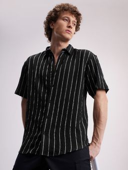 HIGHLANDER - Men's Black Vertical Striped Spread Collar Casual Relaxed Fit Shirt