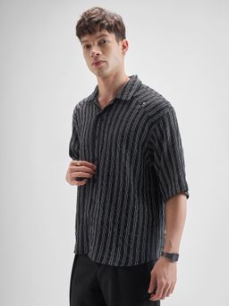 HIGHLANDER - Men's Black Relaxed Fit Vertical Striped Spread Collar Casual Shirt