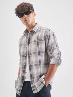 HIGHLANDER - Men's Grey Single Pocket Relaxed Checkered Shirt
