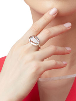 Shaze - Mondain Cocktail Ring Made of Brass Cubic Zirconina Stones Ring Size 7