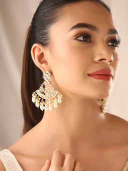 Priyaasi - Pearl Kundan Floral Earrings
