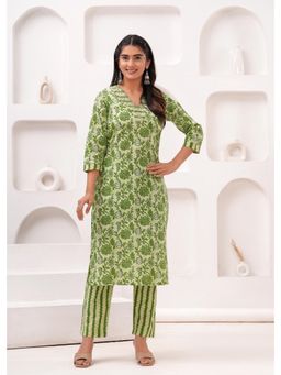 Kipek - Womens Green Cotton Floral Printed Straight Kurta with Pant (Set of 2)
