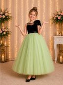 Green color option, Sold out, Currently selected
