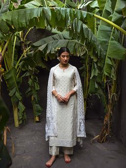 Karaj Jaipur - Women Chanderi Off White Kurta with Pant and Dupatta