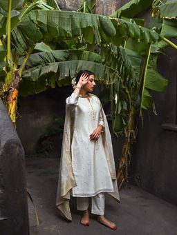 Karaj Jaipur - Women Chanderi Off White Kurta with Pant and Dupatta
