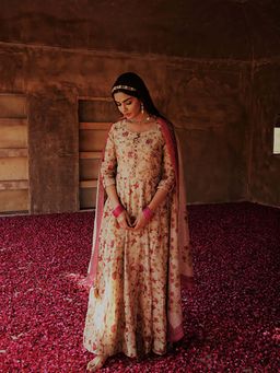 Karaj Jaipur - Women Chanderi Beige Anarkali Kurta with Pant and Belt