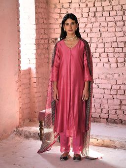Karaj Jaipur - Women Chanderi Pink Kurta with Pant and Dupatta