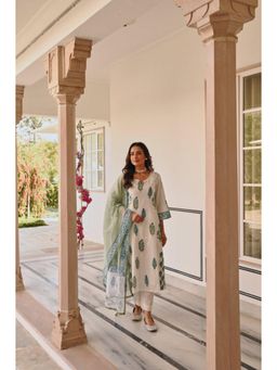 Karaj Jaipur - Women Dobby White Kurta with Pant and Dupatta