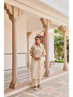 Karaj Jaipur - Women Chanderi Cream Kurta with Pant and Dupatta