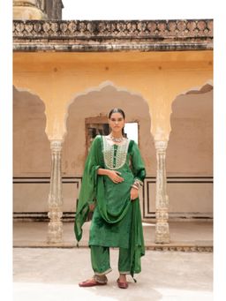 Karaj Jaipur - Women Velvet Green Kurta with Pant and Dupatta