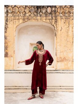 Karaj Jaipur - Women Velvet Maroon Kurta with Pant