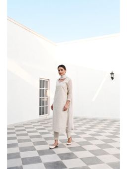 Karaj Jaipur - Women Chanderi Off White Kurta with Pant and Dupatta