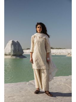 Karaj Jaipur - Women Chanderi Beige Kurta with Pant and Dupatta