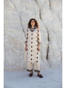 Karaj Jaipur - Women Kota Off White Kurta with Pant and Dupatta