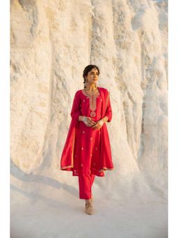 Karaj Jaipur - Women Chanderi Pink Kurta with Pant and Dupatta