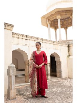 Karaj Jaipur - Women Silk Maroon Kurta with Pant and Dupatta