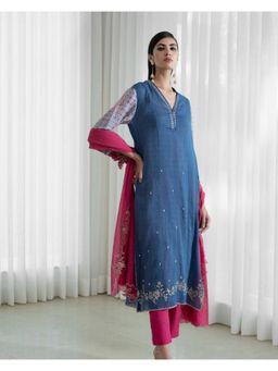 MANDIRA WIRK - Women Mulmul Indigo Kurta with Pant and Dupatta