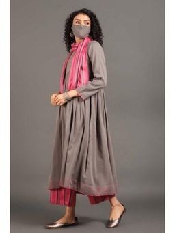 OMAANA - Women Mulmul Grey Kurta with Pant and Dupatta