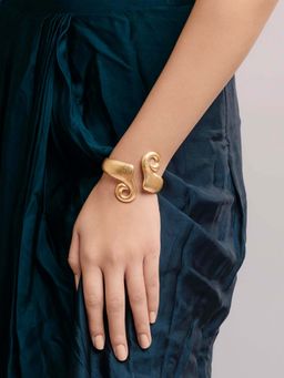 BaalaJewels - Gold Twist Turn Kada