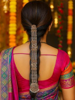 I Jewels - White Gold Plated Kundan-Studded And Pearl Beaded Head Chain