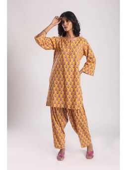 Avaha - Women Vama Kurta with Salwar (Set of 2)