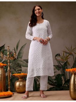 ADA - White Embroidered Cotton Lucknow Chikan Kurta with Slip (Set of 2) (XS) (A411117)