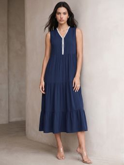 Outzidr - Navy Blue Sleeveless Tiered Dress