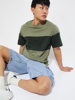 max - Men Green Colourblocked T-Shirt