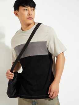 max - Men Grey and Black Colourblocked T-Shirt