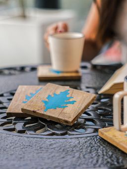 IREKA HOMES - Mango Wood Coasters with Resin (Pack of 4)