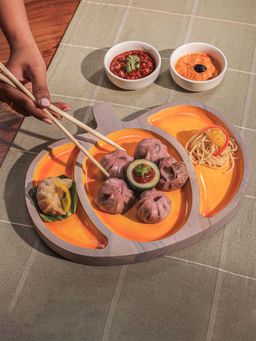 IREKA HOMES - Pumpkin-Shaped Acacia Wood Server with Enamel